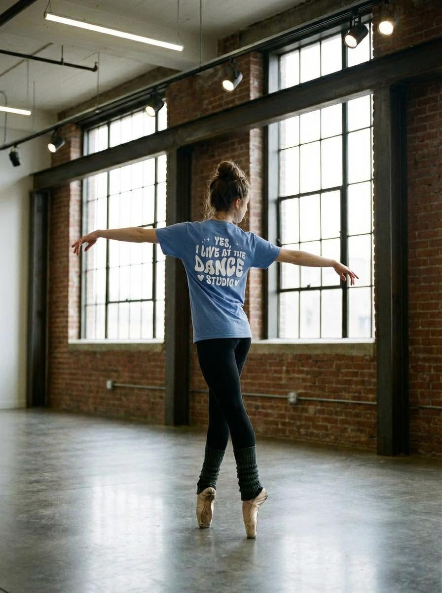Dancer T-shirt - Yes I live at the dance studio - Unisex - Tanz T-shirt